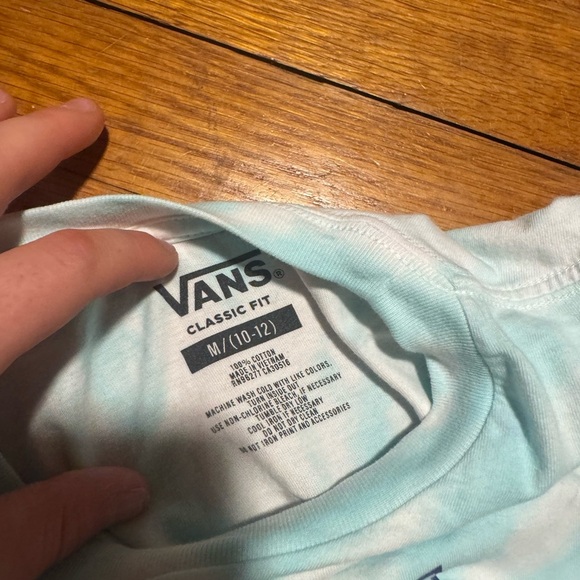 Vans size medium short sleeve shirt - Picture 4 of 4